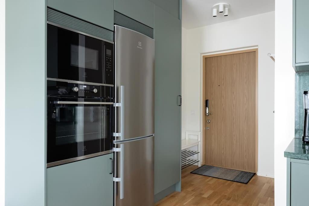Апартаменты Modern Elegance I Hagastaden Стокгольм Экстерьер фото